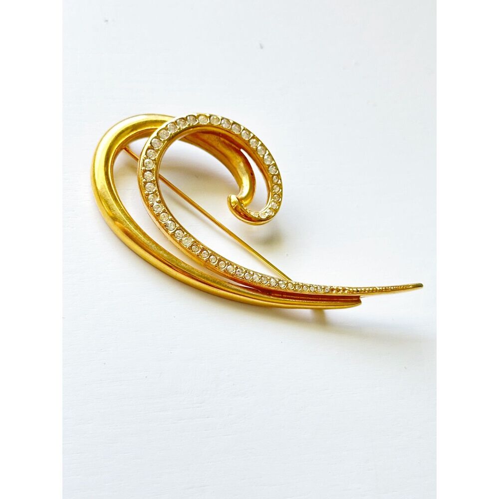Vintage Givenchy Brooch Loop Swirl Gold Tone with Rhinestones Old Money Timeless - Picture 5 of 6